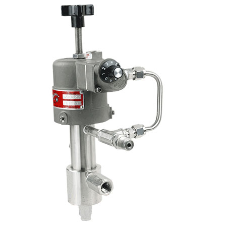 Pneumatic metering pump that recovers exhaust supply gas
